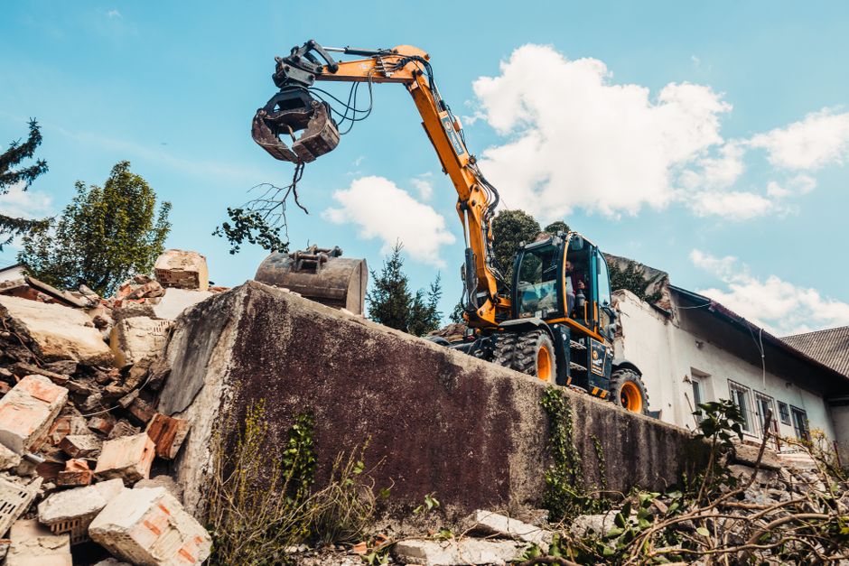 demolition contractor