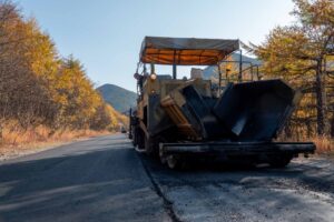 asphalt paving contractor